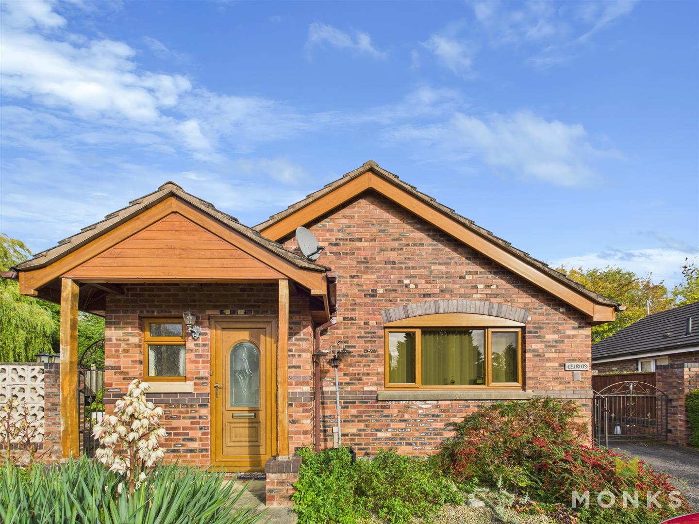 2 Rhyd Galed, Oswestry, SY11 3NY For Sale